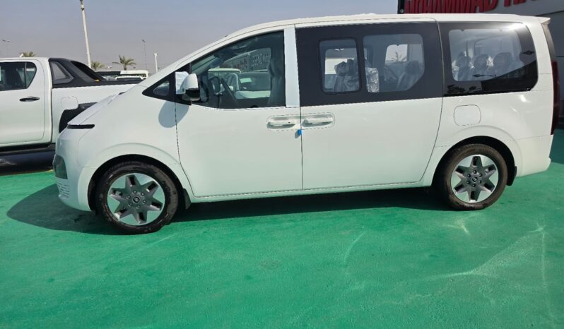 New 2024 Hyundai Staria 3.5 L V6 Smartstream Petrol White