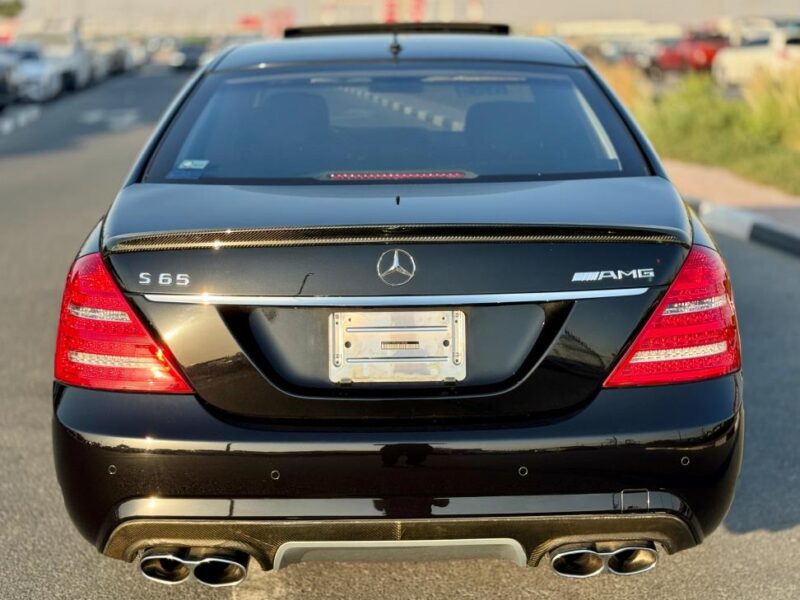 2010 Mercedes-Benz S 65 AMG 6.0L V12 twin-turbocharged Engine Black