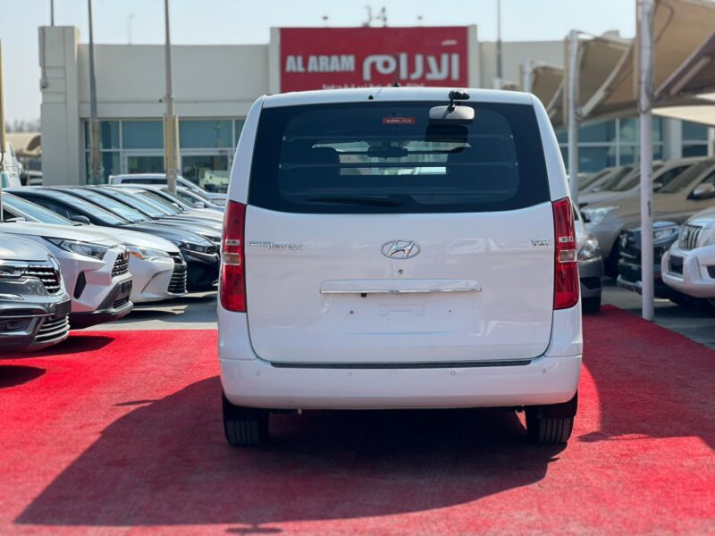 2021 Hyundai H1 Van Automatic Diesel Korean Specs 2 Keys White