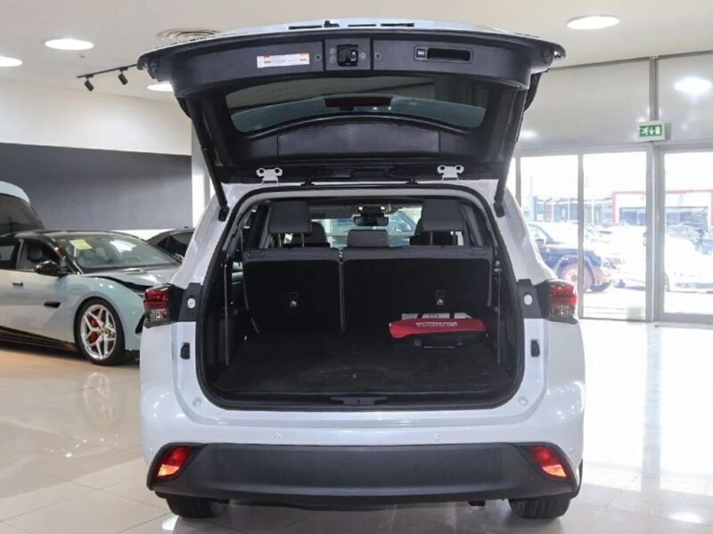 2022 Toyota Highlander GLE 2.5L Hybrid AWD A/T Grey White