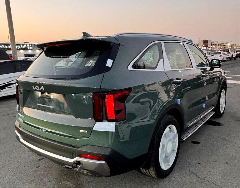 2025 Kia Sorento Full option Hybrid 1.6 Turbo GCC Specs Green White