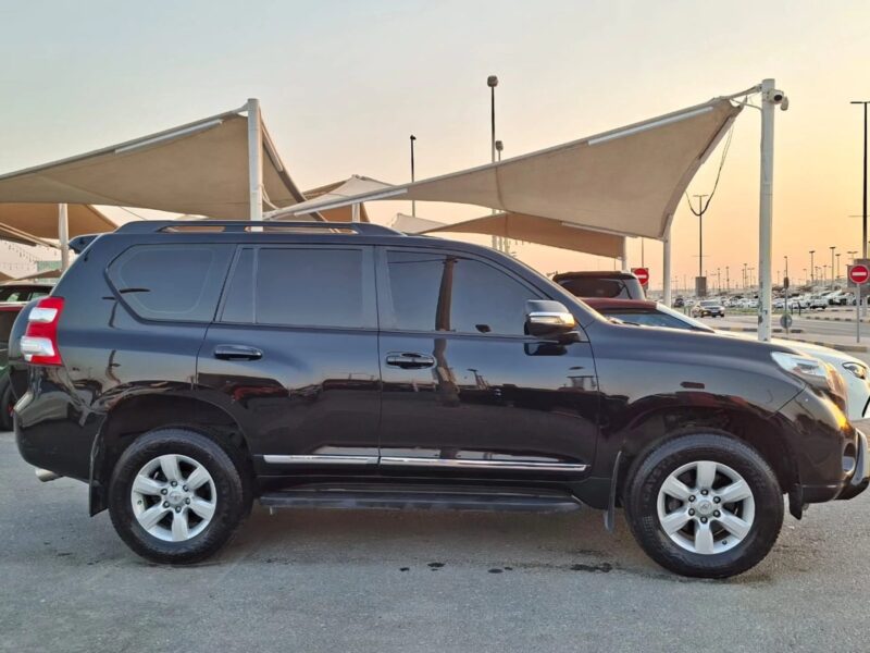 2014 Toyota Prado VXR V6 GCC Specs Black-Beige
