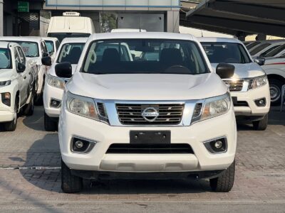 2020 Nissan Navara White 4X2 2.5L Engine GCC Specs Automatic