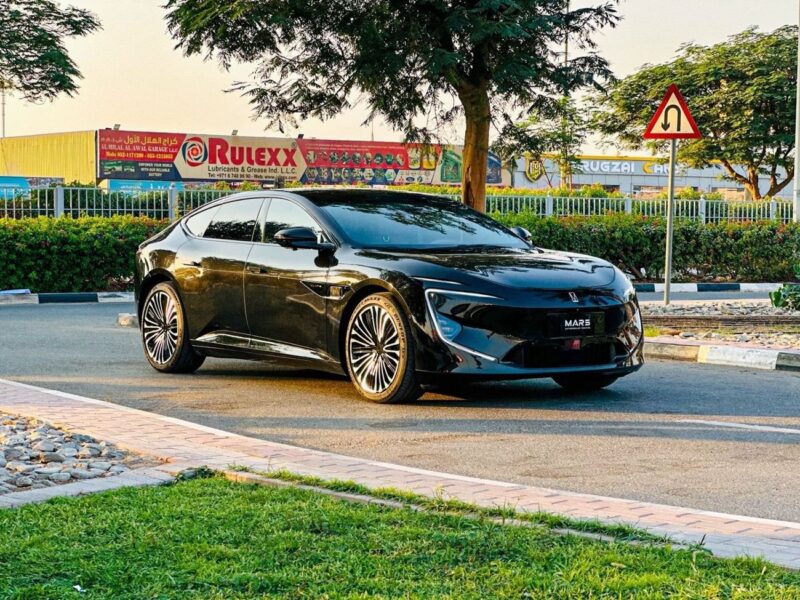 Avatr 12 2024 AVATR 12 Performance AWD 94.5 kWh Electric Black