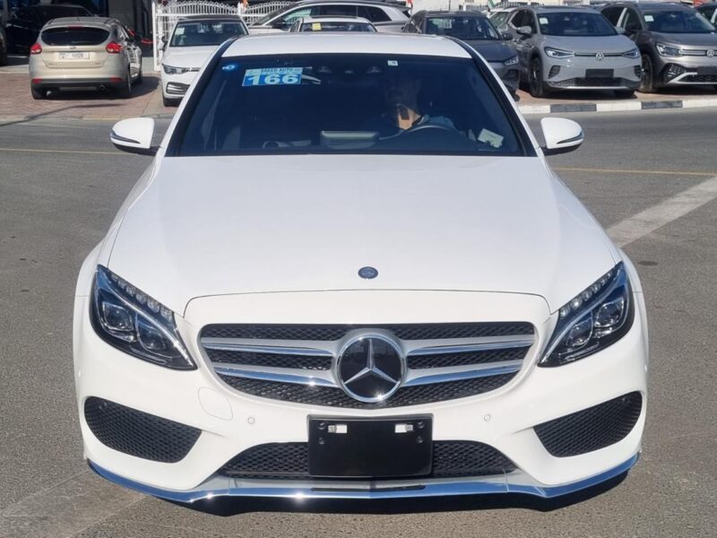 MERCEDES-BENZ C200 2.0-Liter Engine WHITE BLACK 2016