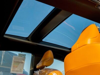 2025 Toyota Camry Lumiere 2.5L HEV Full option (White-Tan)