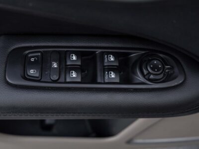 2020 Jeep Compass 2.4L Tigershark AT Petrol Black-White