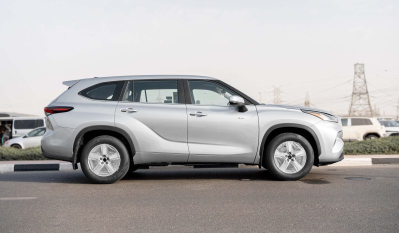 2025 Toyota Highlander LE 2.5L Engine AT Hybrid (Silver-Gray)