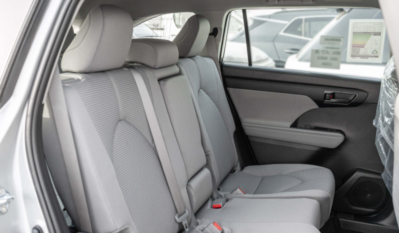 2025 Toyota Highlander LE 2.5L Engine AT Hybrid (Silver-Gray)