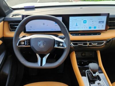 2025 MG HS New shape Full option White Tan GCC Specs