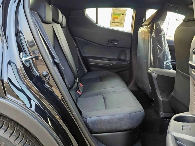 2023 Toyota C-HR LUXURY DUAL TONE 1.8L HYBRID FULL OPTION