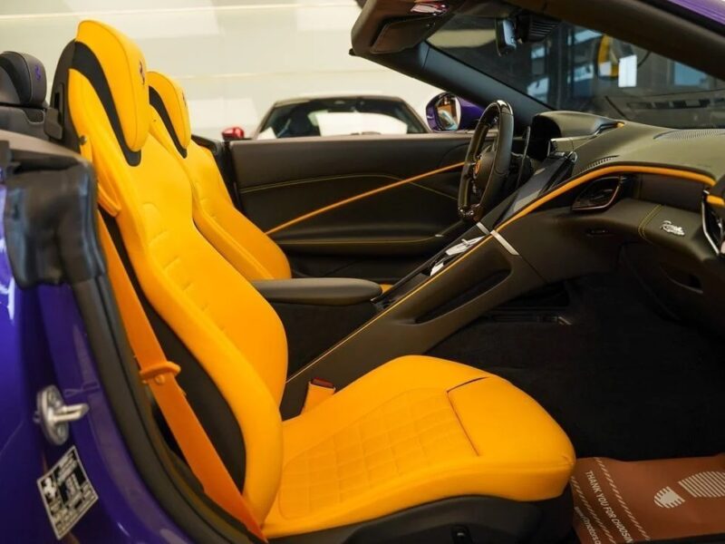 2025 Ferrari Roma 2025 3.9L Twin-Turbo V8 2-Door Grand Tourer