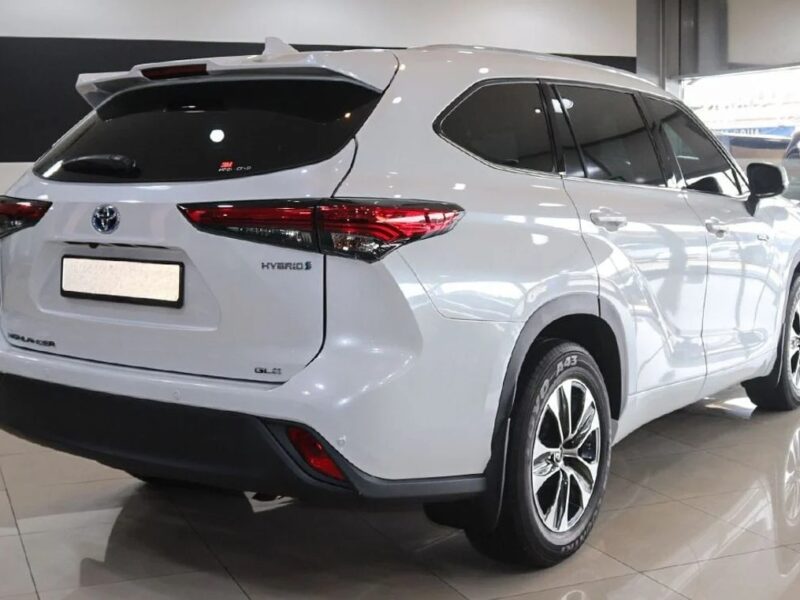 2022 Toyota Highlander GLE 2.5L Hybrid AWD A/T Grey White