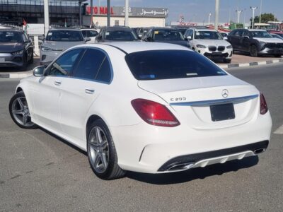 MERCEDES-BENZ C200 2.0-Liter Engine WHITE BLACK 2016