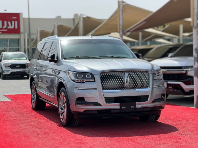 2022 Lincoln Navigator Presidential Edition GCC V6 Grey Beige