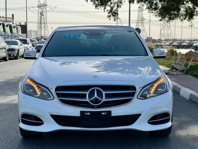 MERCEDES-BENZ E 300 3.5L V6 petrol engine WHITE Black 2015