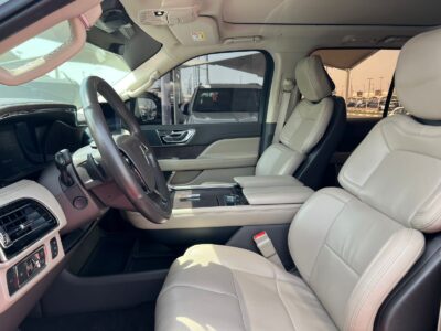 2022 Lincoln Navigator Presidential Edition GCC V6 Grey Beige