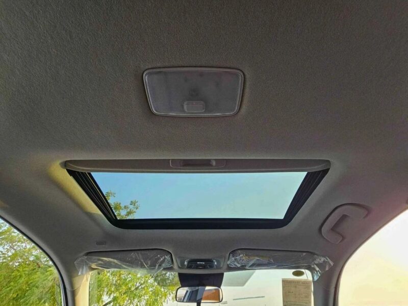 2025 Toyota Corolla Cross HYBRID ELITE 2.0L Engine White Black