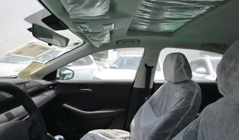 New 2024 MG MG5 1.5-liter 4-cylinder naturally aspirated Petrol Engine White