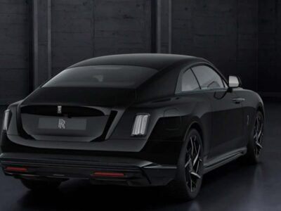 2025 Rolls-Royce Spectre Black Badge 485 kW and 793 lb‑ft 1,075 Nm Black Blue