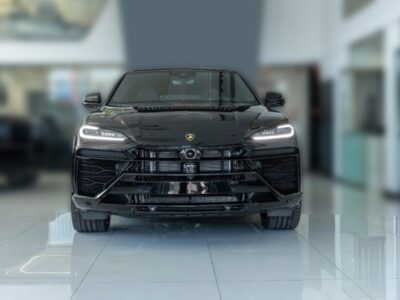 2025 Lamborghini Urus SE 4.0 L Twin‑Turbocharged V8 Petrol Black