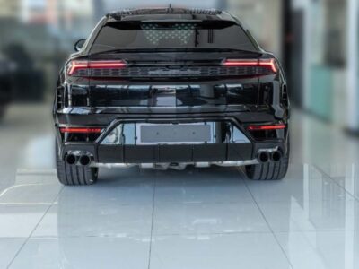 2025 Lamborghini Urus SE 4.0 L Twin‑Turbocharged V8 Petrol Black