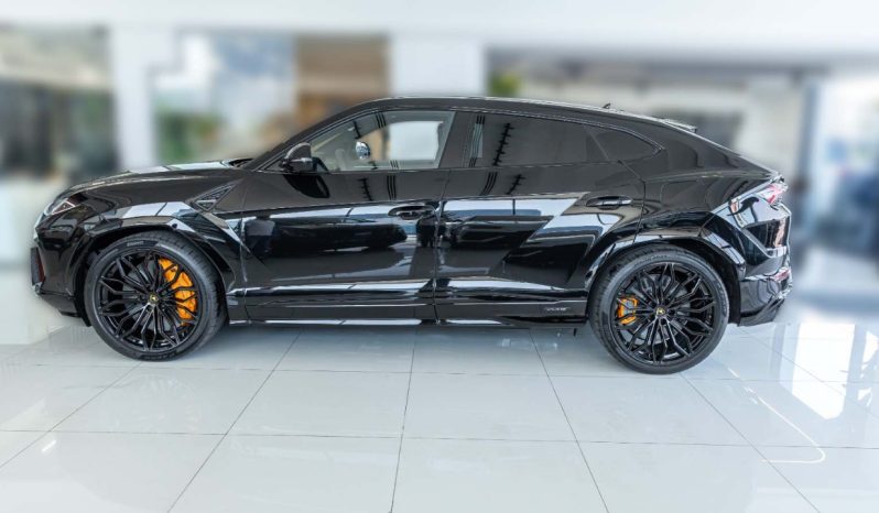 2025 Lamborghini Urus SE 4.0 L Twin‑Turbocharged V8 Petrol Black
