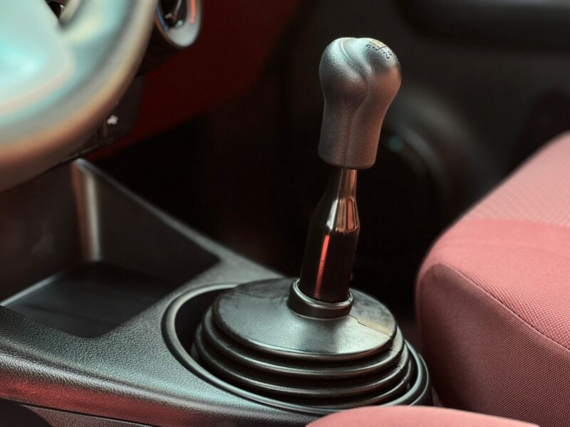 2024 Toyota Hilux 4X4 4-Cylinders Engine Diesel Manual White Red