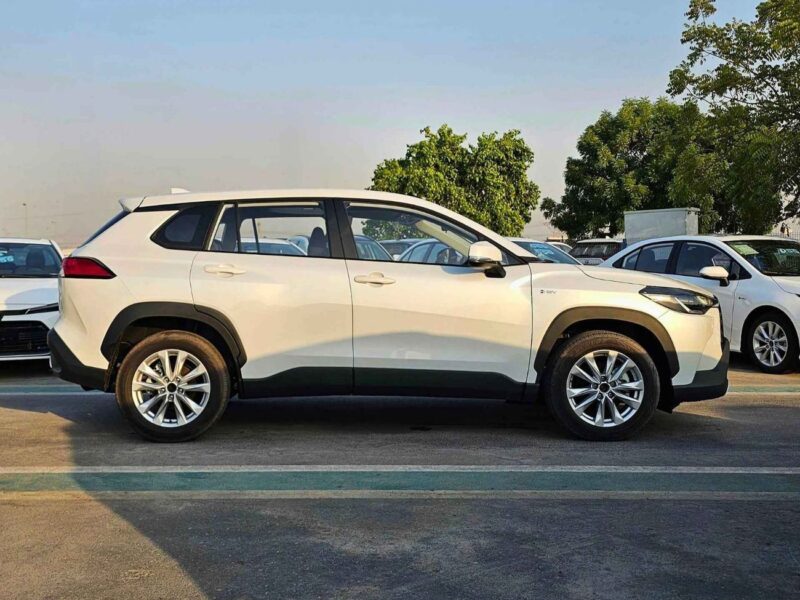 2025 Toyota Corolla Cross HYBRID ELITE 2.0L Engine White Black