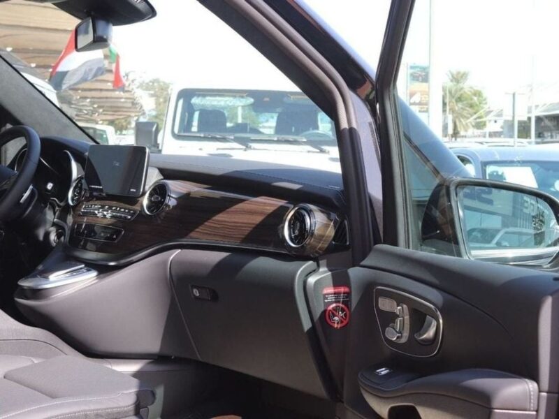 Mercedes-Benz V 300 Diesel 4Matic Exclusive Long 2023 Black Full Option