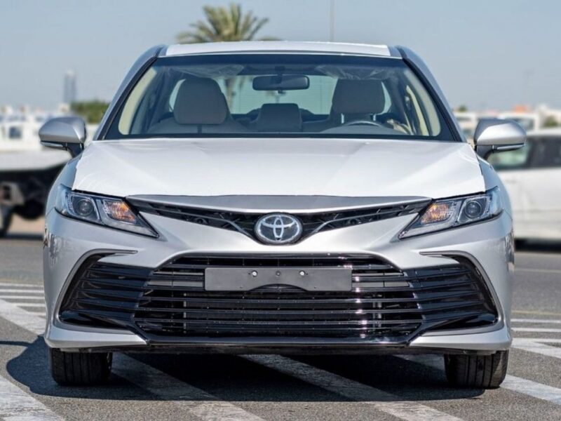 Toyota Camry LE 2.5P 4-Cylinder Engine AT MY2023 SILVER BEIGE