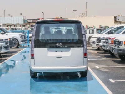 Hyundai Staria Hyundai Staria 3.5L 2025 AT White Black