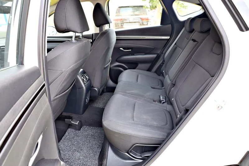 2022 Hyundai Tucson T-GDI Smart 4 Cylinder Engine GCC Specs White Black