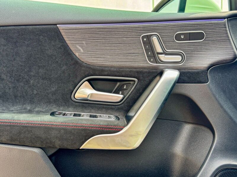 Mercedes-Benz A 35 AMG 4MATIC Hatchback 2022 White Black