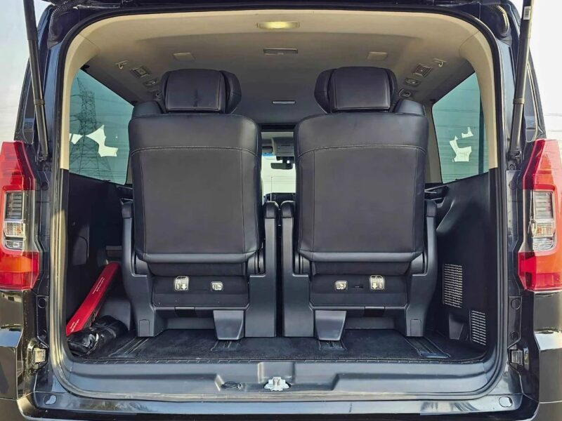 2023 Toyota Granvia PREMIUM 3.5 V6 GCC EXCELLENT CONDITION Black