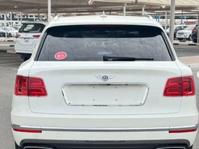 2017 BENTLEY BENTAYGA MULLINER 6.0-liter twin-turbocharged W12 White