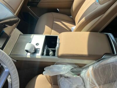 2025 Land Rover Range Rover RANGE ROVER SV Black Tan AWD