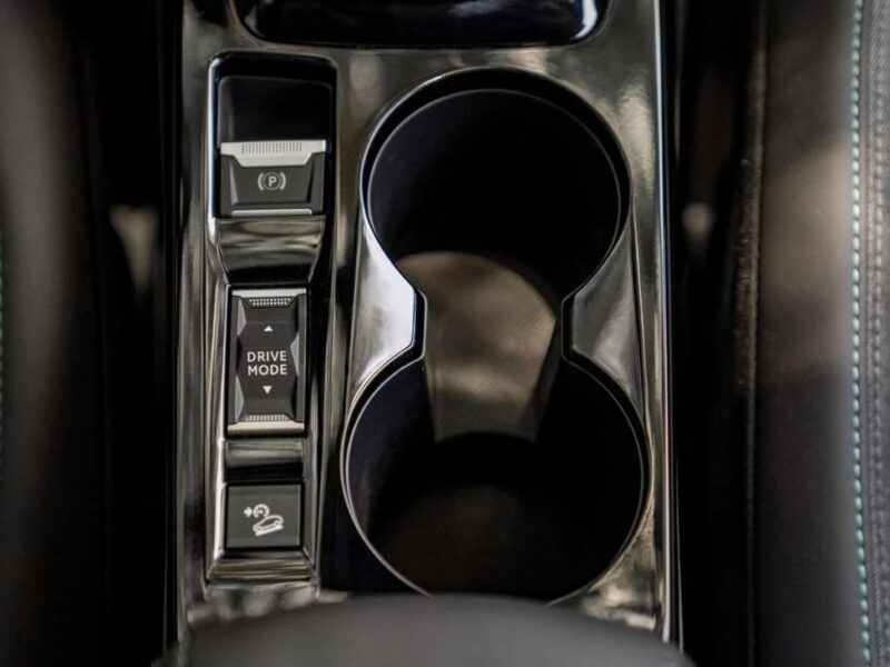 Peugeot 2008 PEUGEOT 2008 ALLURE 1.2P AT MY2023 Silver Black