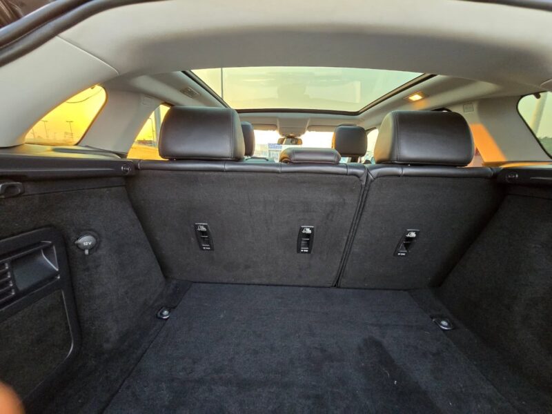 2019 Land Rover Range Rover Evoque 2.0-liter Turbocharged 4-Cylinder Black