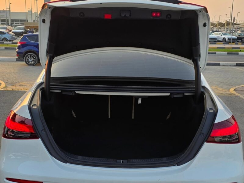 2022 Mercedes-Benz E350 2.0L inline 4 Cylinder Engine White Beige