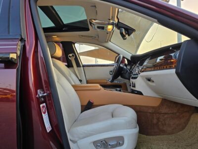 2015 Rolls-Royce Ghost 6.6-liter twin-turbocharged V12 Full Specifications