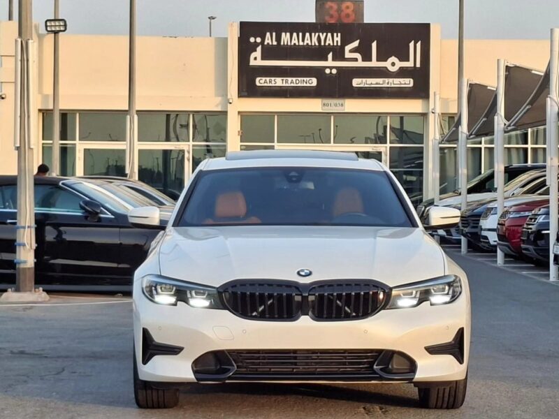 BMW 330i 2.0-liter BMW TwinPower Turbo inline 4-cylinder engine 2022