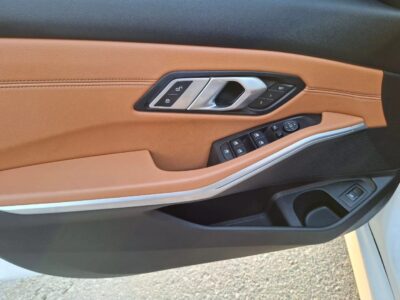 BMW 330i 2.0-liter BMW TwinPower Turbo inline 4-cylinder engine 2022