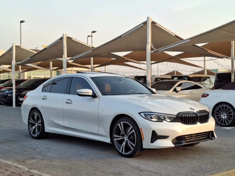 BMW 330i 2.0-liter BMW TwinPower Turbo inline 4-cylinder engine 2022