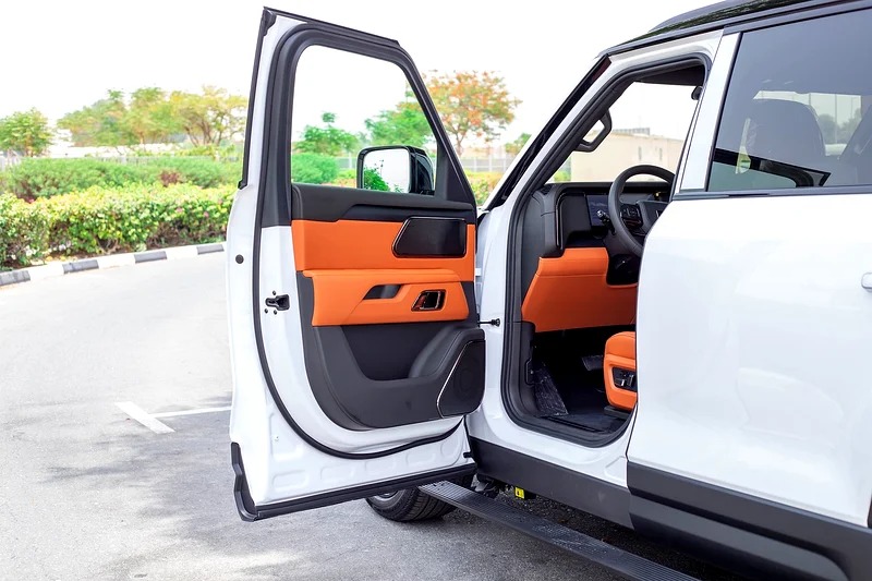 2025 Rox 01 1.5L PLUG-IN HYBRID VIP White Orange
