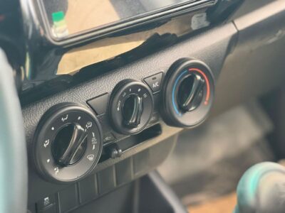 Toyota Hilux TOYOTA HILUX 2.4L 2WD MODEL 2025 White Black