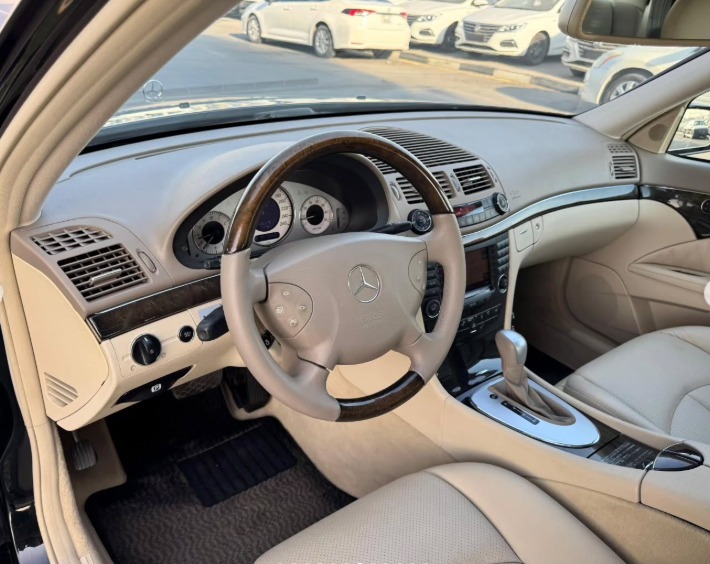 Mercedes Benz E320 3.2-liter V6 Petrol Engine 2004 Black Beige