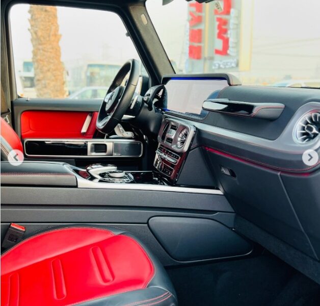 2019 MERCEDES BENZ G 550 4.0L biturbo V8 FULL OPTION Black Red