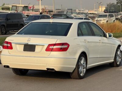 Mercedes Benz E350 3.5-liter V6 Engine 2013 Very Clean Car White