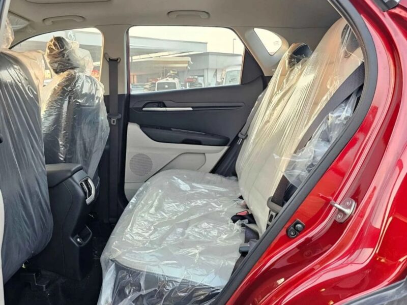 Kia Sonet DUAL TONE 1.5L V4 Engine FULL OPTION Red Beige